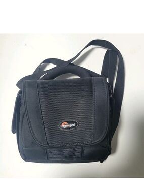 Lowepro Edit 120 Camera Bag With Shoulder Strap